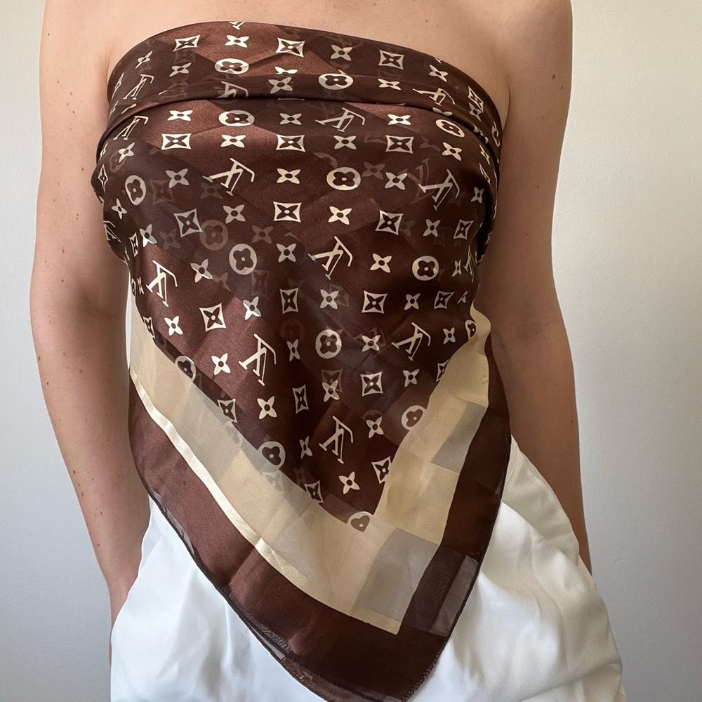 Square scarf